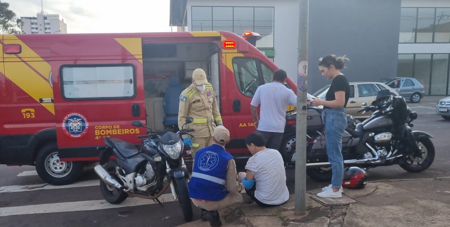 Motociclista sofre perfuração no pulmão após queda de moto na Avenida Brasil
