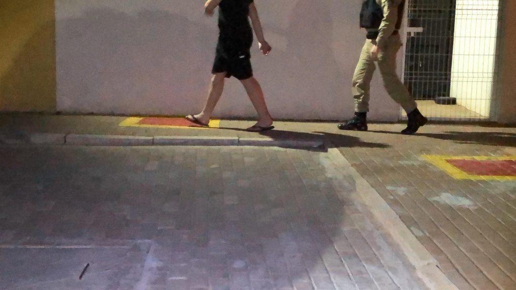 Adolescente é apreendido após agredir a mãe com soco no nariz