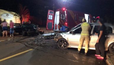 Imagem referente a Cacetada! Grave acidente deixa vítimas feridas na Avenida Piquiri