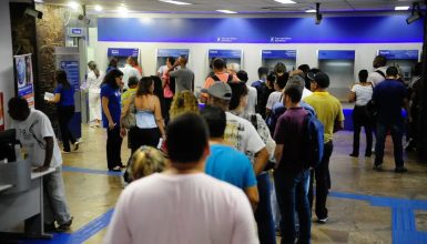 Imagem referente a Demora em fila de banco não gera dano moral: Justiça de Cascavel nega indenização