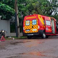 Imagem referente a Motociclista fica ferido ao colidir com Fiat Mobi no bairro Parque Verde