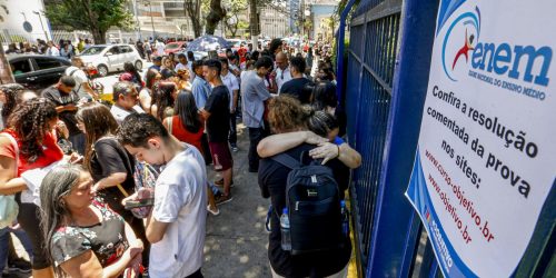 Imagem referente a Mais de 4,3 milhões de candidatos participam hoje do Enem 2024