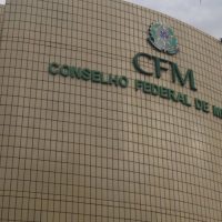 Imagem referente a CFM entra na Justiça contra cotas na residência médica