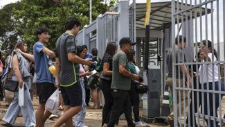 Estudantes aprovam tema da redação do Enem, mas acham prova cansativa