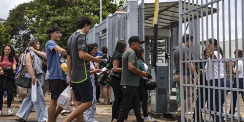 Imagem referente a Estudantes aprovam tema da redação do Enem, mas acham prova cansativa