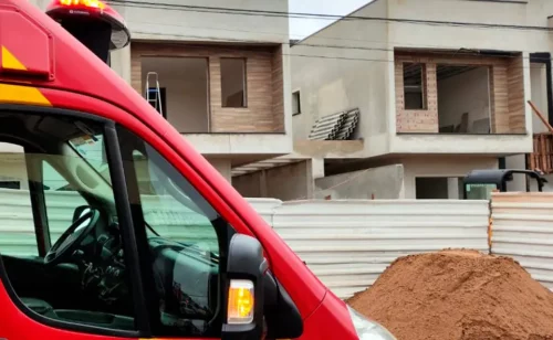 Imagem referente a Trabalhadores encontram homem morto em construção; vítima estava seminua