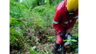 CBMPR encontra jovens que estavam perdidos em trilha de Campina Grande do Sul