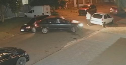 Imagem referente a Internauta procura motorista que colidiu contra Astra estacionado