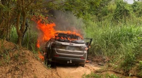 Imagem referente a Policial Militar morre carbonizado em Jeep Compass