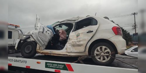 Imagem referente a Duas pessoas morrem em acidente envolvendo carro da saúde e caminhão na BR-373