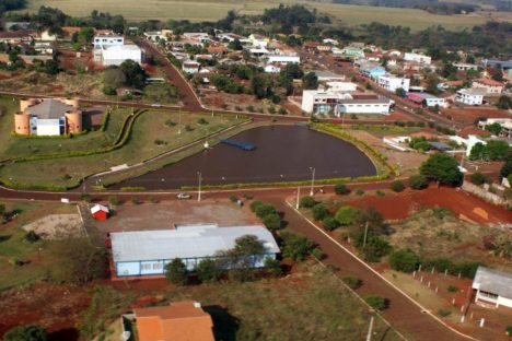 Imagem referente a Com avanço das obras de saneamento em Catanduvas, Sanepar visita moradores