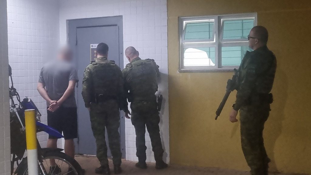 Homem de 40 anos é preso na rodoviária com pensão alimentícia atrasada