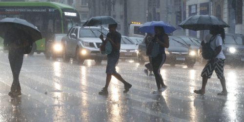 Imagem referente a Chuva forte deixa cidade de São Paulo em estado de alerta