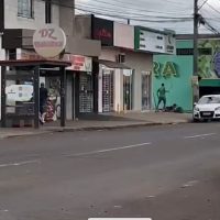 Imagem referente a Vídeo mostra suspeito de furto levando surra no Bairro Periolo