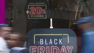 Black Friday: maioria dos consumidores deve gastar de R$ 201 a R$ 500