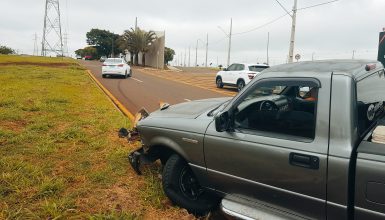 Imagem referente a HB20 e Ranger se envolvem em acidente no Parque Verde