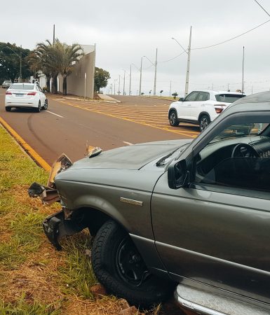 Imagem referente a HB20 e Ranger se envolvem em acidente no Parque Verde