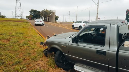 Imagem referente a HB20 e Ranger se envolvem em acidente no Parque Verde