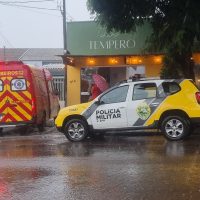 Imagem referente a Mulher fica ferida após cair de moto na rua Domiciano Theobaldo Bresolin