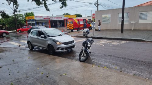 Imagem referente a Bombeiros atendem vítima de acidente na Avenida Papagaios