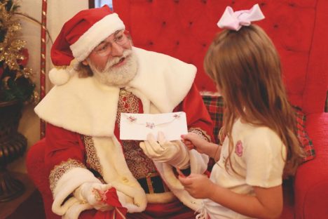 Imagem referente a Casa do Papai Noel vai abrir as portas para as famílias já na próxima sexta-feira (15)