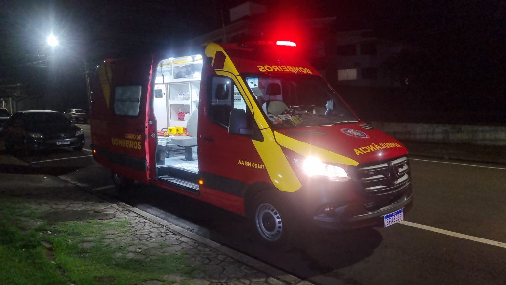Rapaz fica ferido durante pratica de natação