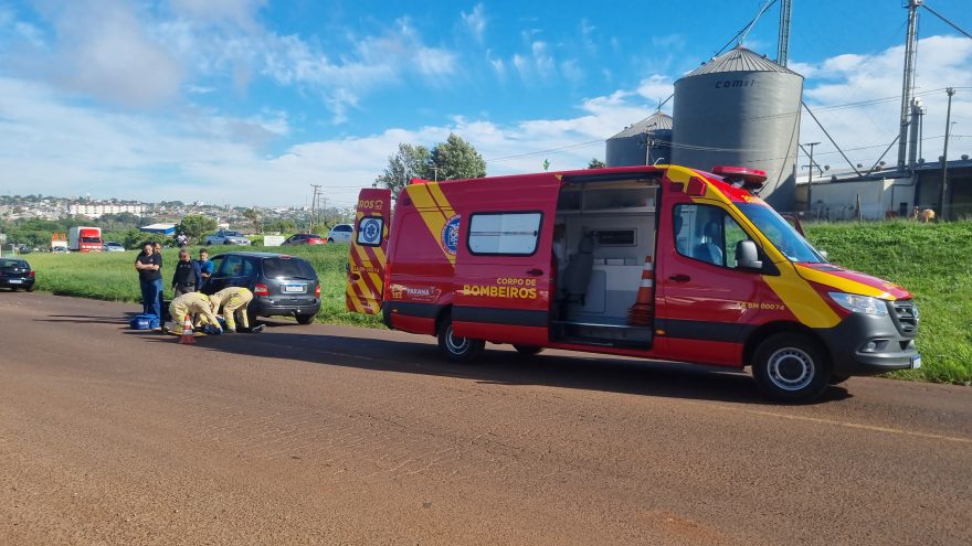 Motociclista fica ferido após colisão com carro às margens da BR-277