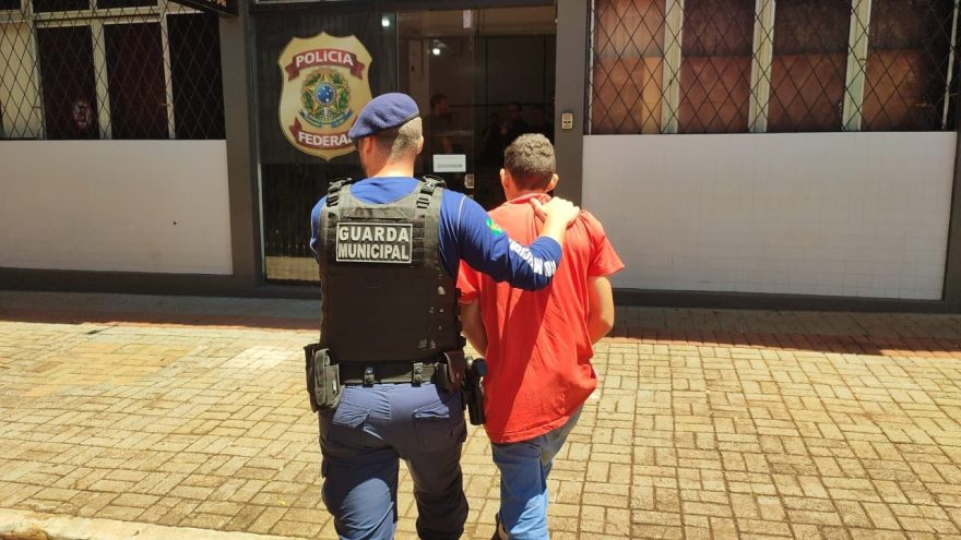 Homem detido com mil reais em notas falsas é encaminhado à PF