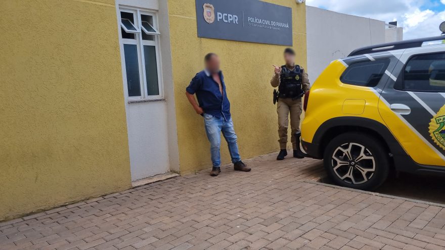 Deu ruim! Homem é detido tentando furtar garrafas de uísque em supermercado