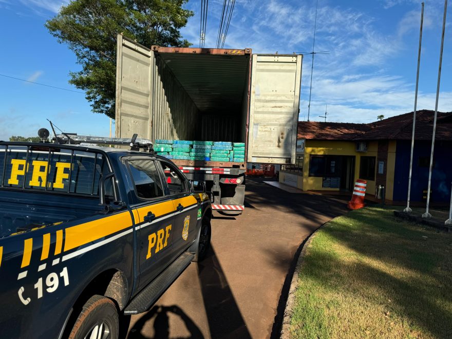 Motorista de Cascavel é preso com carreta carregada com maconha na BR-163