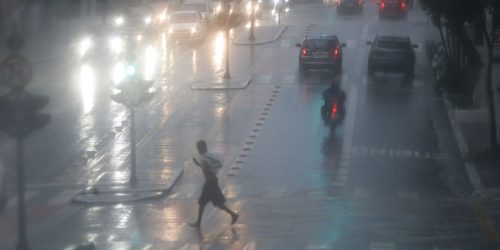 Imagem referente a Após chuvas, São Paulo registra enchentes e voos cancelados