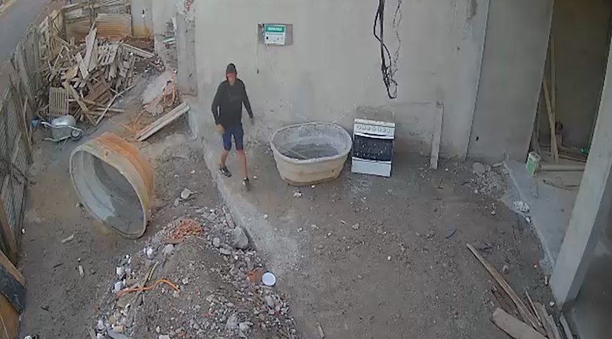 Indivíduo invade obra na Avenida Tito Muffato, mas foge sem levar nada após disparo de alarme