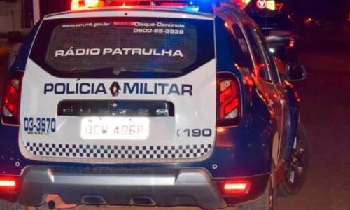 Imagem referente a Criminoso com máscara de palhaço assassina homem de 41 anos