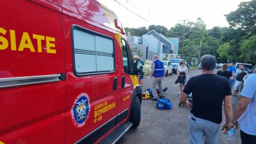 Imagem referente a Idoso de 62 anos cai de moto no Bairro Tropical e fica ferido