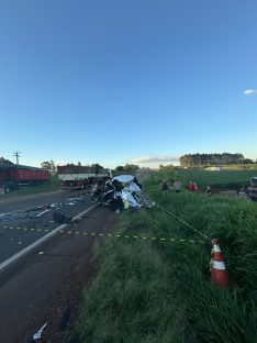 Imagem referente a Quatro mortes: Carro com placas de Cascavel se envolve em acidente no Sudoeste