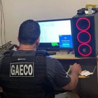 Imagem referente a Gaeco e 6ª Promotoria de Paranaguá realizam busca de apreensão de três ordens judiciais contra policial militar suspeito de falsificação de documentos