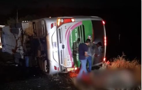 Imagem referente a Tragédia na BR-110: Acidente com ônibus de viagem deixa quatro mortos e 16 feridos