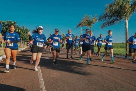 Imagem referente a Mais de 850 atletas: Umuarama encerra Circuito de Corridas de Rua da Sanepar no Interior