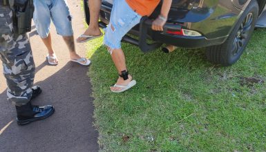 Imagem referente a Rumo ao fórum, dupla é presa em carro que teria sido utilizado em tentativa de homicídio em Cascavel