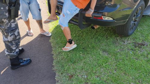 Imagem referente a Rumo ao fórum, dupla é presa em carro que teria sido utilizado em tentativa de homicídio em Cascavel