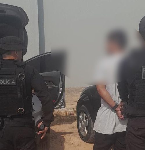 Imagem referente a Policial penal é preso em flagrante ao tentar entrar com drogas e celulares em penitenciária