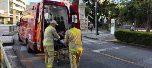 Imagem referente a Homem é socorrido no Centro de Curitiba após ser espancado