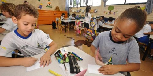 Imagem referente a Brasil aumenta investimento público em educação