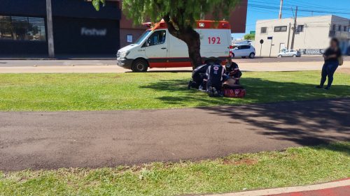 Imagem referente a Mulher passa mal ao sair da UPA e precisa ser socorrida pelo Samu