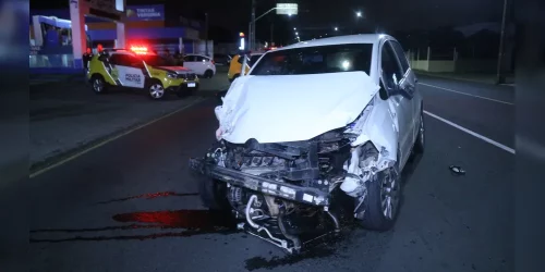 Imagem referente a Roubo de carro termina em acidente grave e prisão