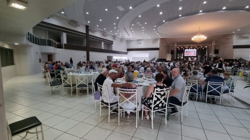 Imagem referente a Aniversário de Cascavel: Pioneiros celebram memórias e conquistas em almoço tradicional