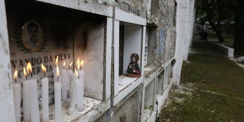 Imagem referente a Vereadores denunciam perda de restos mortais em cemitérios de SP