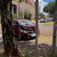 Imagem referente a Acidente entre carros é registrado na Av. Toledo