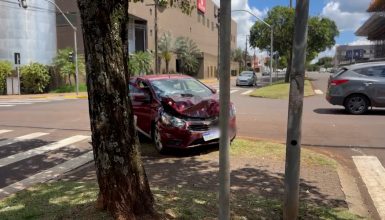 Imagem referente a Acidente entre carros é registrado na Av. Toledo