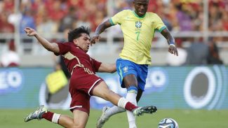 Eliminatórias: Brasil joga mal e não passa de empate com a Venezuela